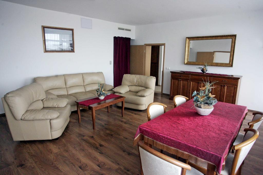 Hotel Claudius Сомбатхей Номер фото
