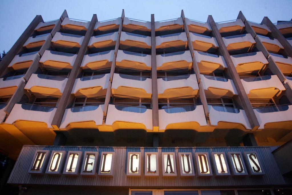 Hotel Claudius Сомбатхей Экстерьер фото