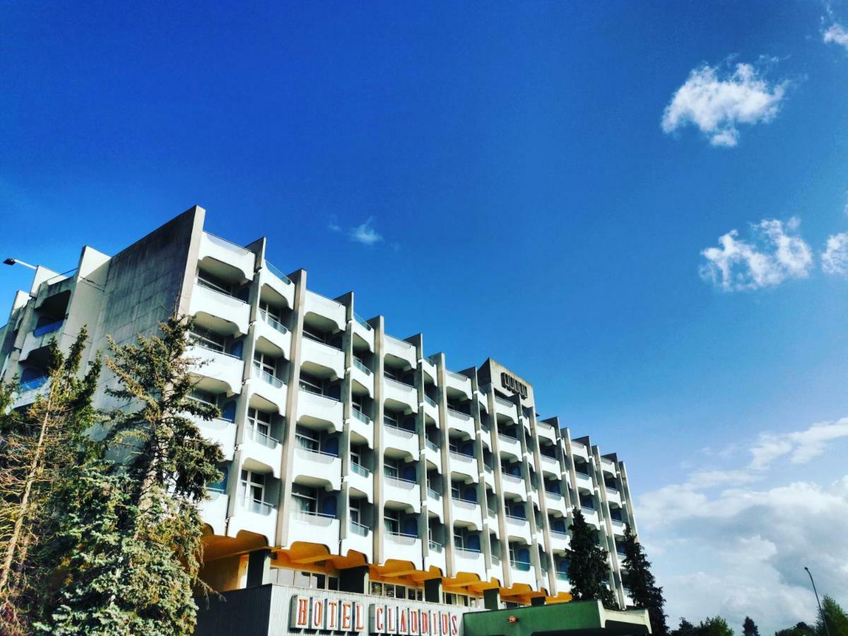 Hotel Claudius Сомбатхей Экстерьер фото